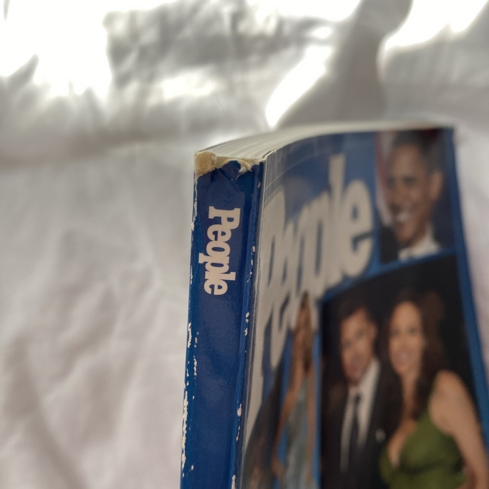 People: Yearbook 2009 - Hardcover By Editors of People Magazine - Picture 4 of 5